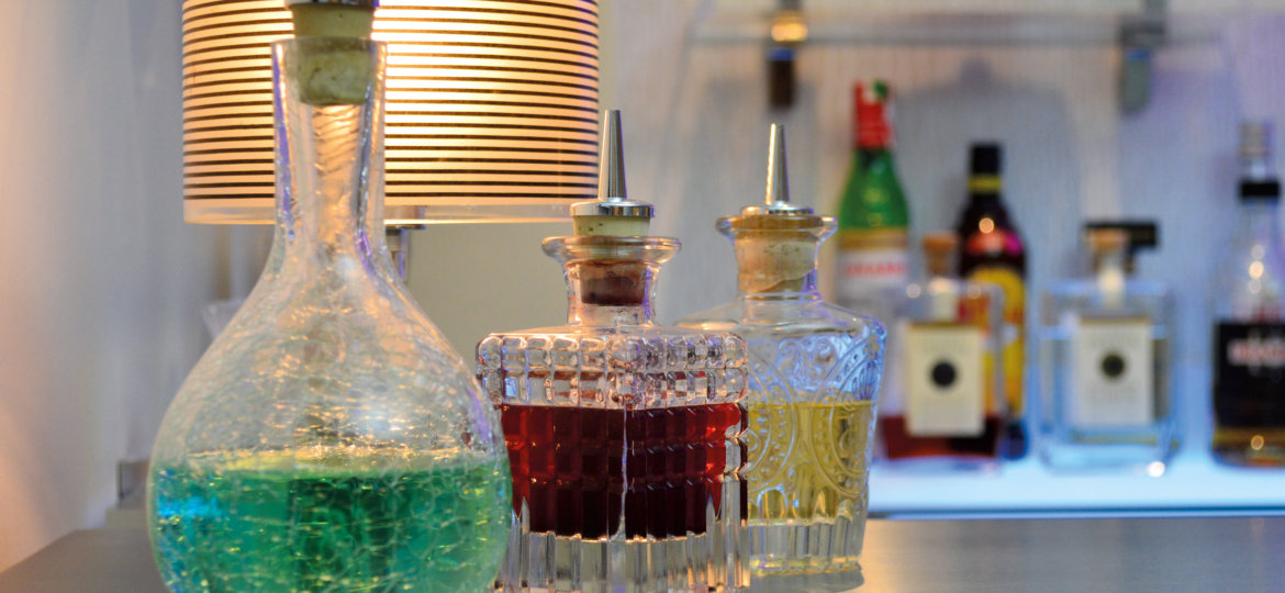 Luxury cocktail set - dash bottles